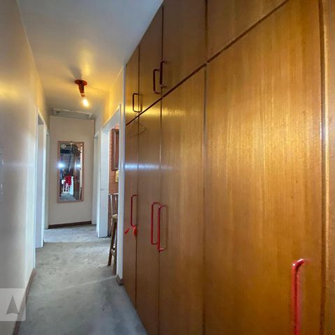 Casa à venda com 400m², 4 quartos e 2 vagasCorredor