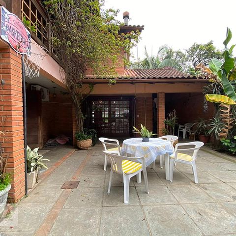 Casa à venda com 400m², 4 quartos e 2 vagasVaranda Gourmet