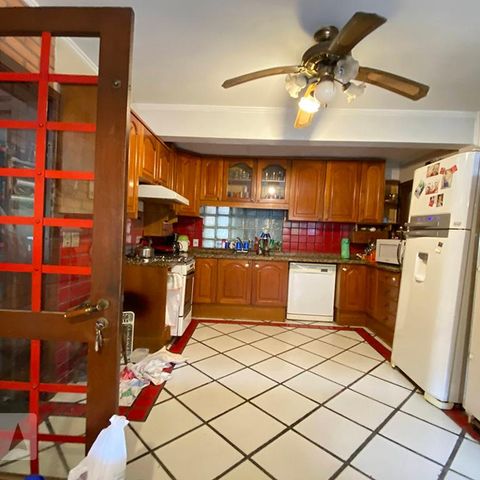 Casa à venda com 400m², 4 quartos e 2 vagasCozinha