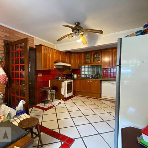 Casa à venda com 400m², 4 quartos e 2 vagasCozinha
