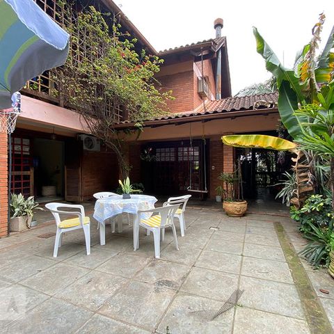 Casa à venda com 400m², 4 quartos e 2 vagasVaranda Gourmet