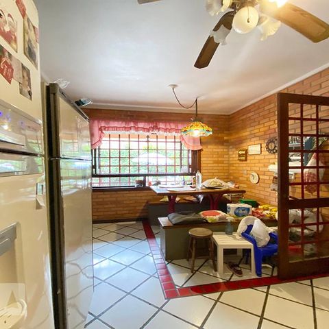 Casa à venda com 400m², 4 quartos e 2 vagasCozinha