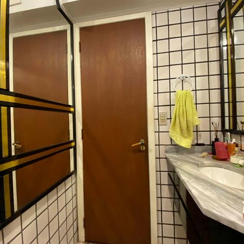 Casa à venda com 400m², 4 quartos e 2 vagasBanheiro 4