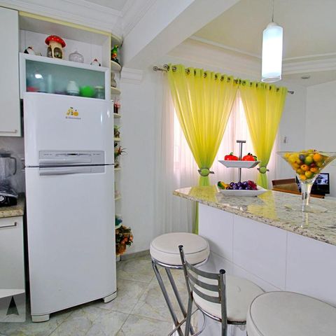 Casa para alugar com 400m², 4 quartos e 30 vagasCozinha