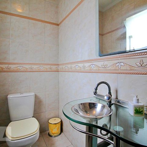 Casa para alugar com 400m², 4 quartos e 30 vagasBanheiro 2
