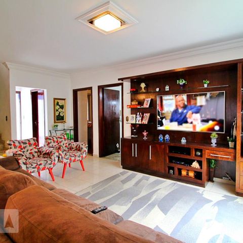 Casa para alugar com 400m², 4 quartos e 30 vagasSala