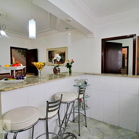 Casa para alugar com 400m², 4 quartos e 30 vagasCozinha