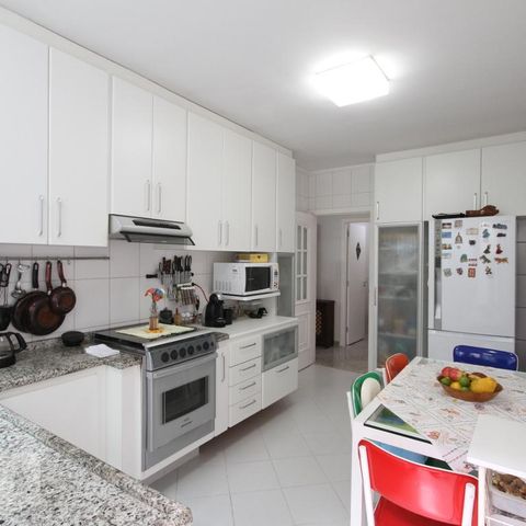 Casa de condomínio à venda com 237m², 3 quartos e 3 vagasCozinha