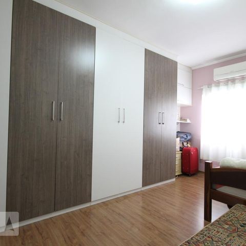 Casa de condomínio à venda com 237m², 3 quartos e 3 vagasSuíte 2