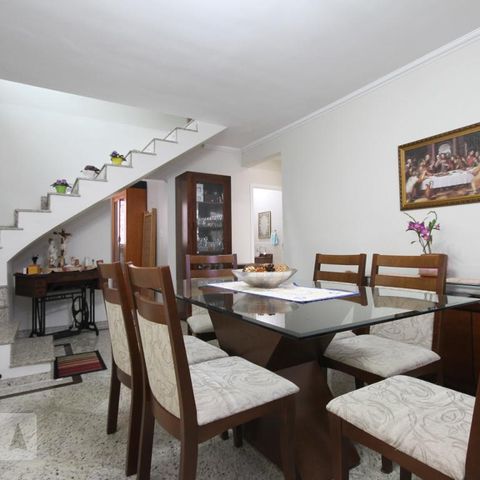 Casa de condomínio à venda com 237m², 3 quartos e 3 vagasSala