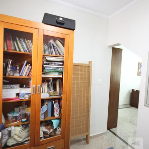 Casa de condomínio à venda com 237m², 3 quartos e 3 vagasEscritório