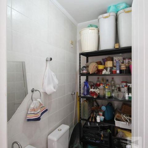 Casa de condomínio à venda com 237m², 3 quartos e 3 vagasBanheiro de Serviço