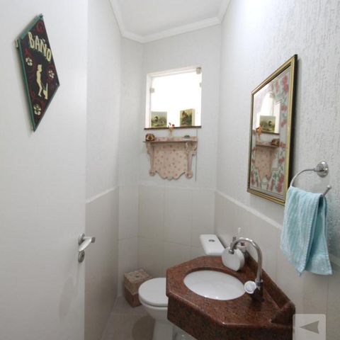 Casa de condomínio à venda com 237m², 3 quartos e 3 vagasLavabo