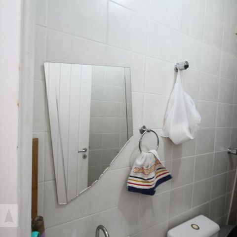 Casa de condomínio à venda com 237m², 3 quartos e 3 vagasBanheiro de Serviço