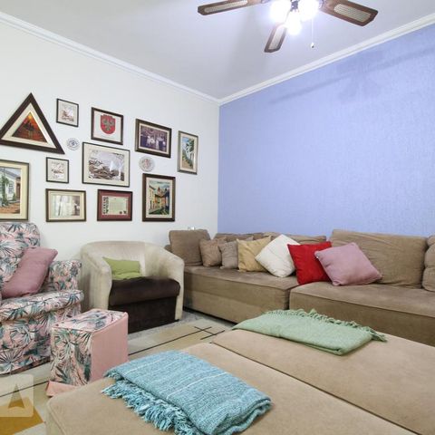 Casa de condomínio à venda com 237m², 3 quartos e 3 vagasSala