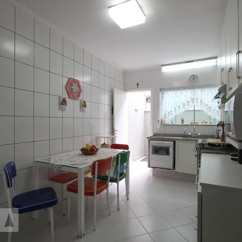 Casa de condomínio à venda com 237m², 3 quartos e 3 vagasCozinha
