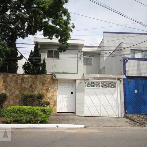Casa de condomínio à venda com 237m², 3 quartos e 3 vagasFachada