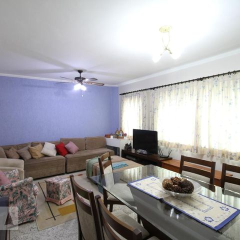 Casa de condomínio à venda com 237m², 3 quartos e 3 vagasSala