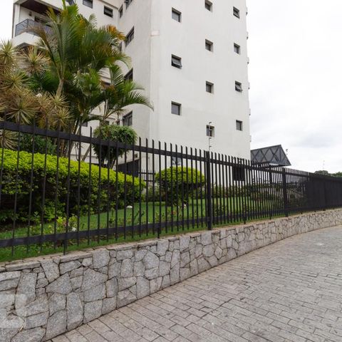 Apartamento à venda com 115m², 3 quartos e 3 vagasFachada