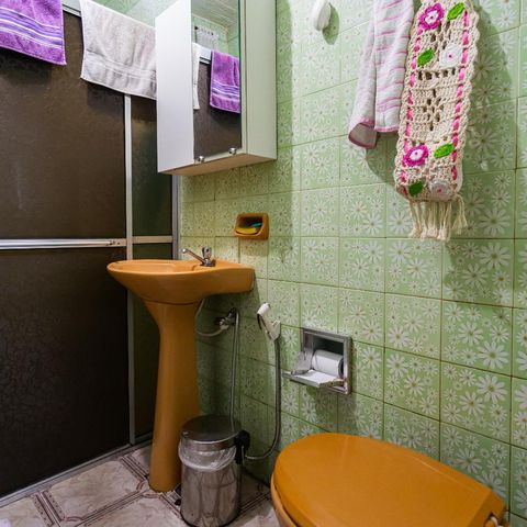 Casa para alugar com 80m², 2 quartos e 1 vaga Casa para alugar com 80m², 2 quartos e 1 vagaBanheiro