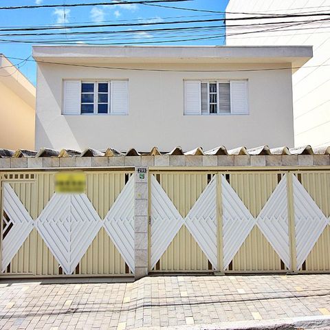 Casa à venda com 125m², 4 quartos e 4 vagasFachada