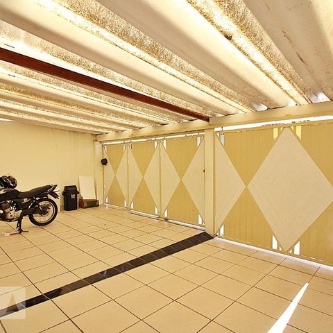 Casa à venda com 125m², 4 quartos e 4 vagasGaragem