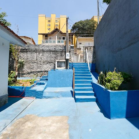 Casa à venda com 90m², 1 quarto e sem vagaQuintal