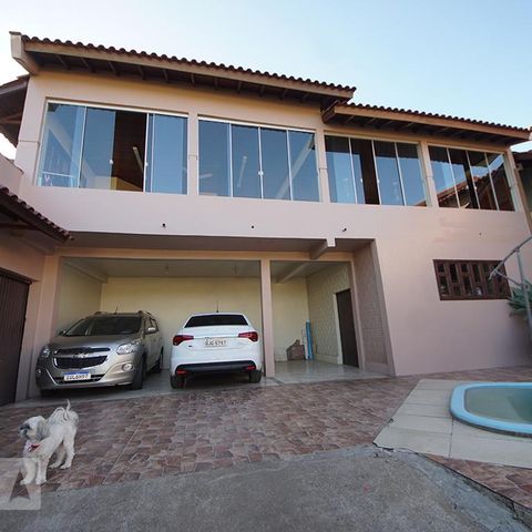 Casa à venda com 420m², 3 quartos e 3 vagasGaragem