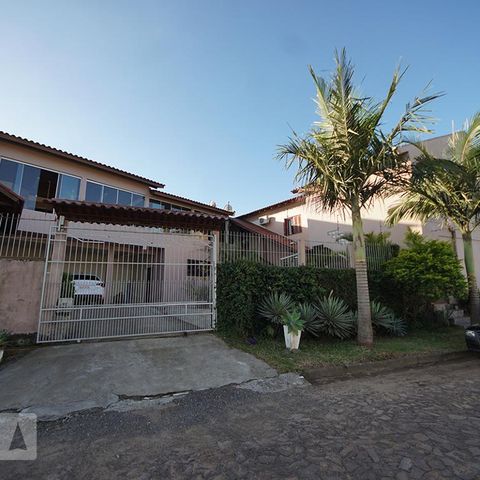 Casa à venda com 420m², 3 quartos e 3 vagasFachada