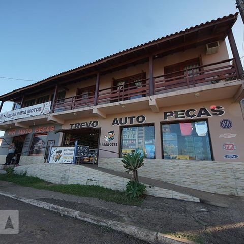 Casa à venda com 420m², 3 quartos e 3 vagasFachada