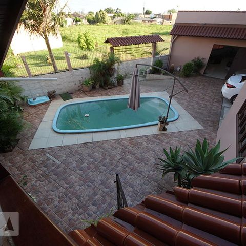 Casa à venda com 420m², 3 quartos e 3 vagasPátio