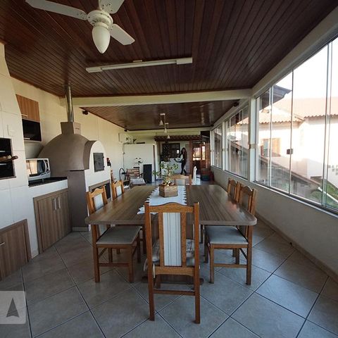 Casa à venda com 420m², 3 quartos e 3 vagasSalão de festas