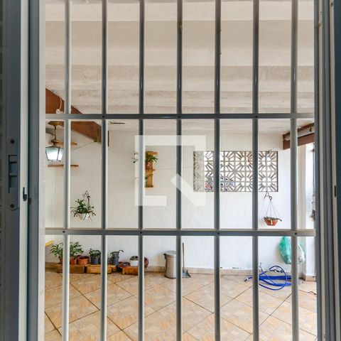 Casa à venda com 88m², 2 quartos e 2 vagasQuarto 1 - Janela