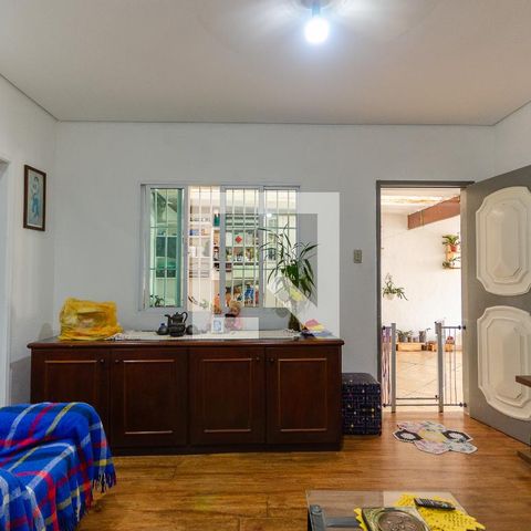 Casa à venda com 88m², 2 quartos e 2 vagasSala