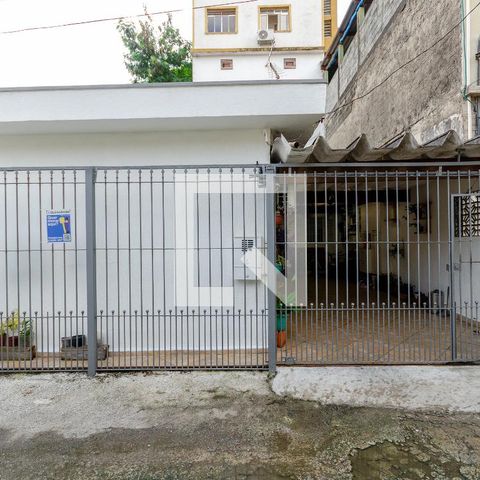 Casa à venda com 88m², 2 quartos e 2 vagasFachada