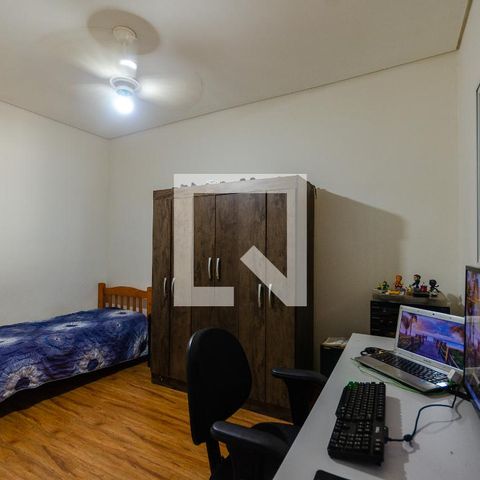 Casa à venda com 88m², 2 quartos e 2 vagasQuarto 2