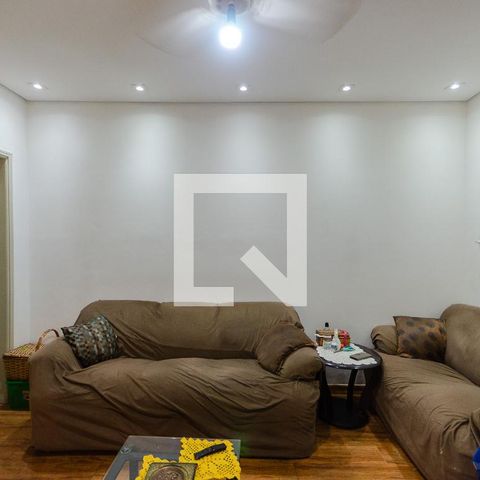 Casa à venda com 88m², 2 quartos e 2 vagasSala