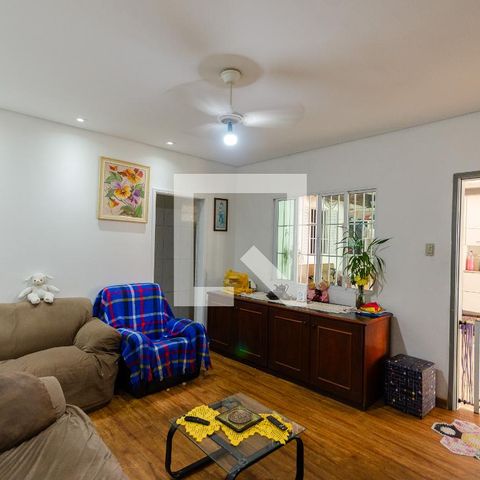 Casa à venda com 88m², 2 quartos e 2 vagasSala