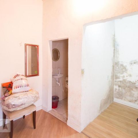 Casa à venda com 82m², 2 quartos e 1 vagaQuarto de Serviço