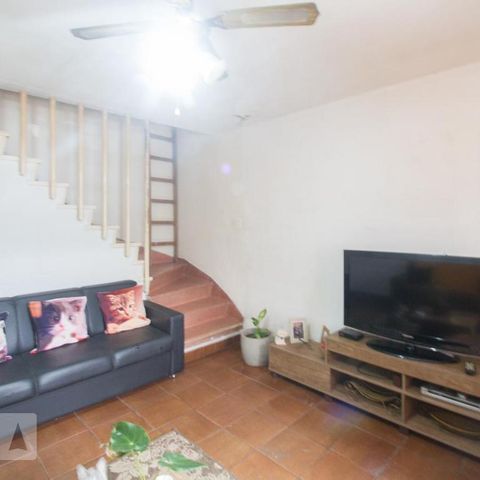 Casa à venda com 82m², 2 quartos e 1 vagaSala