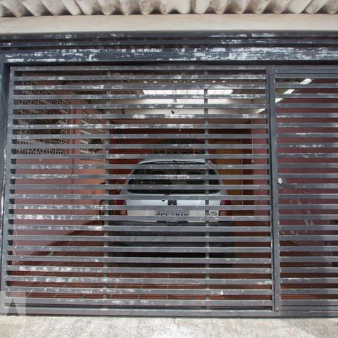 Casa à venda com 82m², 2 quartos e 1 vagaFachada