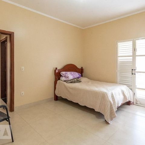 Casa para alugar com 240m², 4 quartos e 3 vagas Casa para alugar com 240m², 4 quartos e 3 vagasQuarto 1