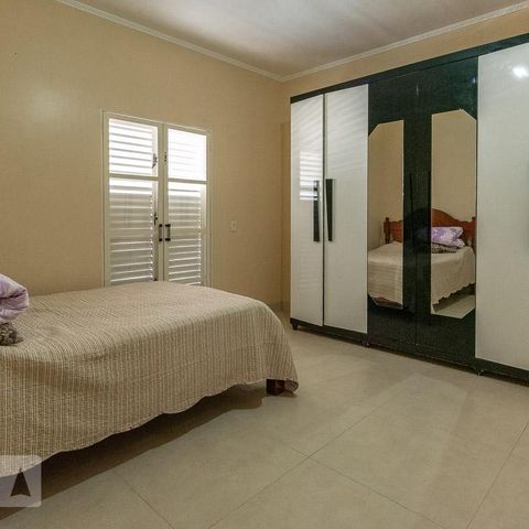 Casa para alugar com 240m², 4 quartos e 3 vagas Casa para alugar com 240m², 4 quartos e 3 vagasQuarto 1