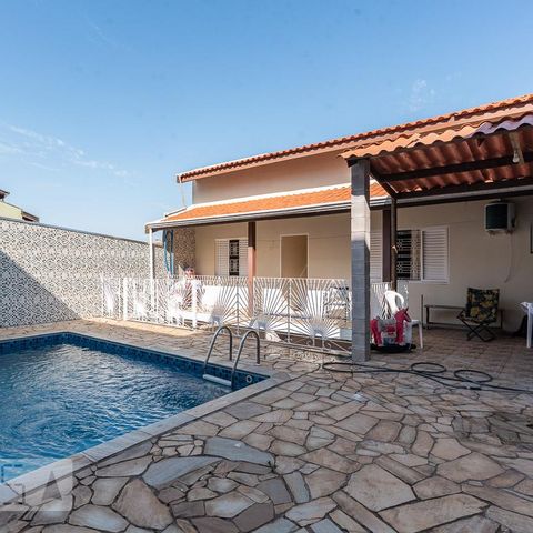 Casa para alugar com 240m², 4 quartos e 3 vagas Casa para alugar com 240m², 4 quartos e 3 vagasPiscina