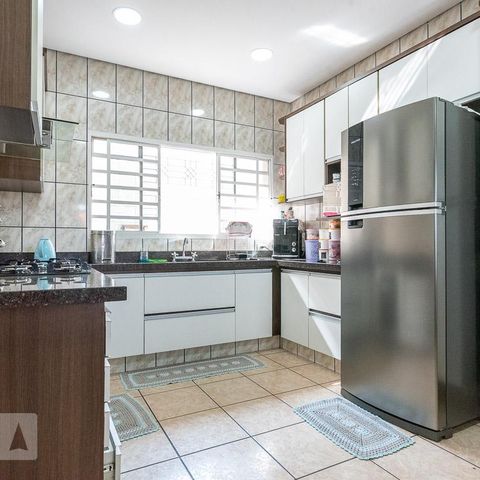 Casa para alugar com 240m², 4 quartos e 3 vagas Casa para alugar com 240m², 4 quartos e 3 vagasCozinha