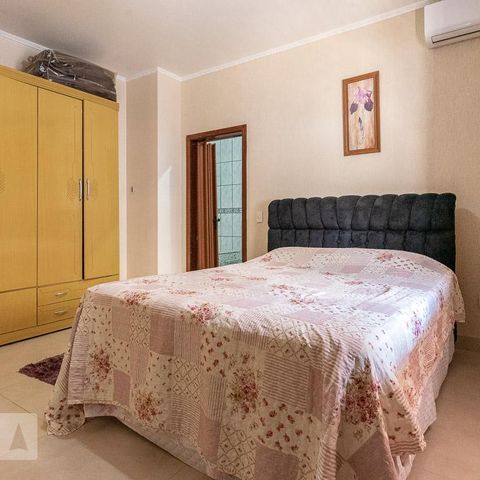 Casa para alugar com 240m², 4 quartos e 3 vagas Casa para alugar com 240m², 4 quartos e 3 vagasSuíte