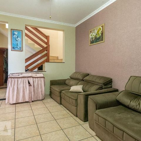 Casa para alugar com 240m², 4 quartos e 3 vagas Casa para alugar com 240m², 4 quartos e 3 vagasSala