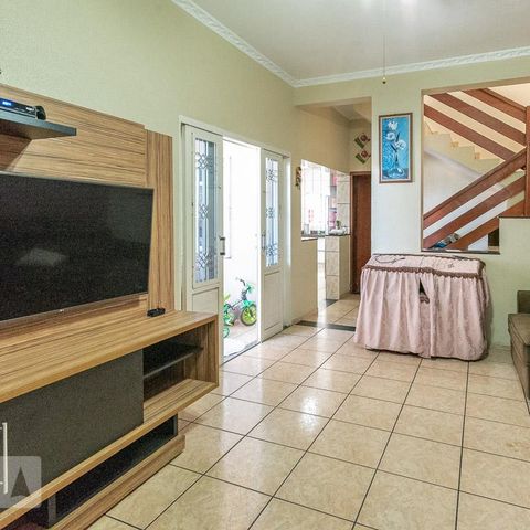 Casa para alugar com 240m², 4 quartos e 3 vagas Casa para alugar com 240m², 4 quartos e 3 vagasSala