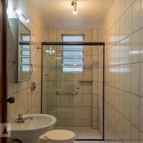 Casa à venda com 270m², 3 quartos e 3 vagas Casa à venda com 270m², 3 quartos e 3 vagasBanheiro 2