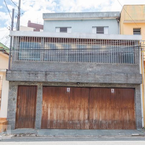 Casa à venda com 270m², 3 quartos e 3 vagas Casa à venda com 270m², 3 quartos e 3 vagasFachada